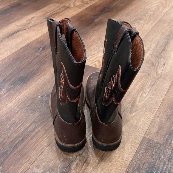 Magellan Outdoors Western Cowboy Brown Black Boots Youth Work Horse Size 5 Boy - Picture 4 of 10